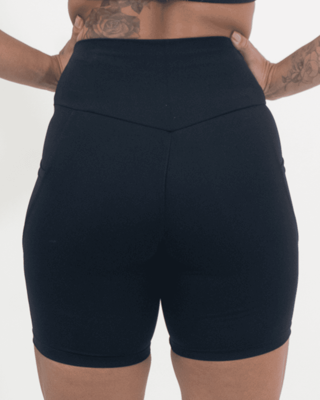 Short Fitness Preto com Bolso 2