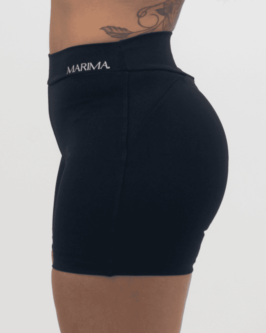 Short Fitness Preto com Recorte 2