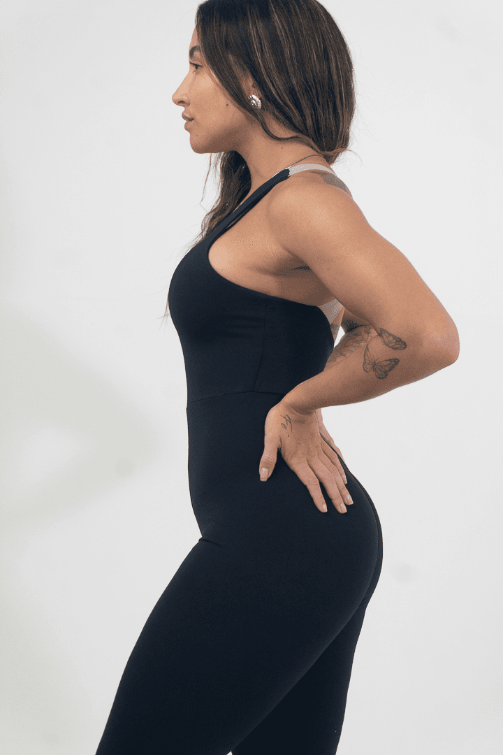 Macacão Fitness Preto com Alças Cruzadas