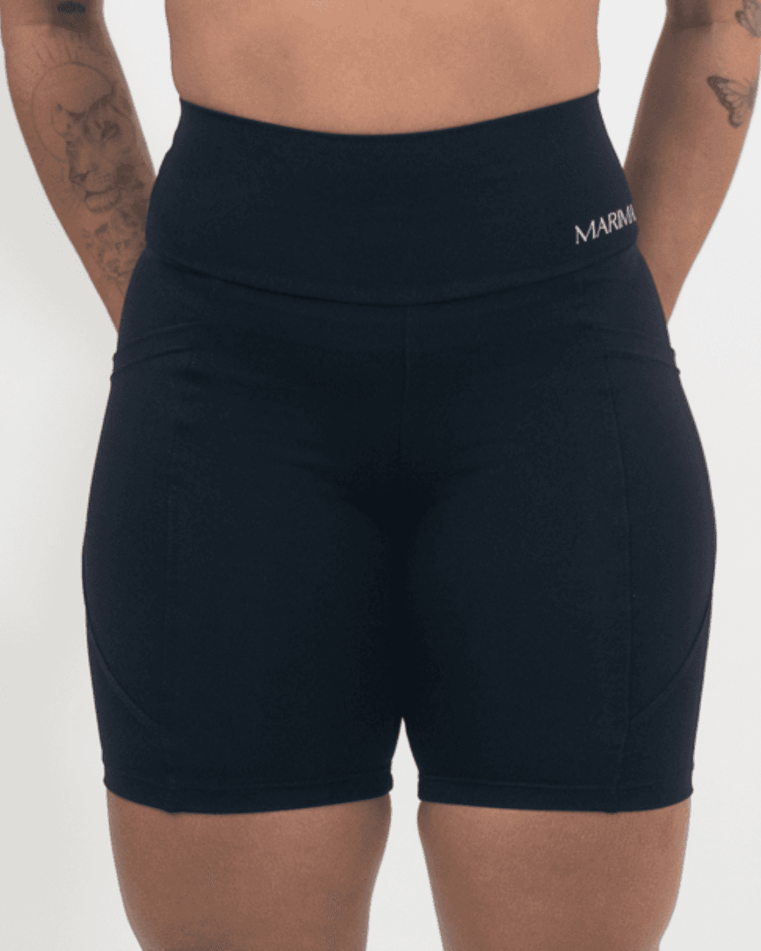 Short Fitness Preto com Bolso